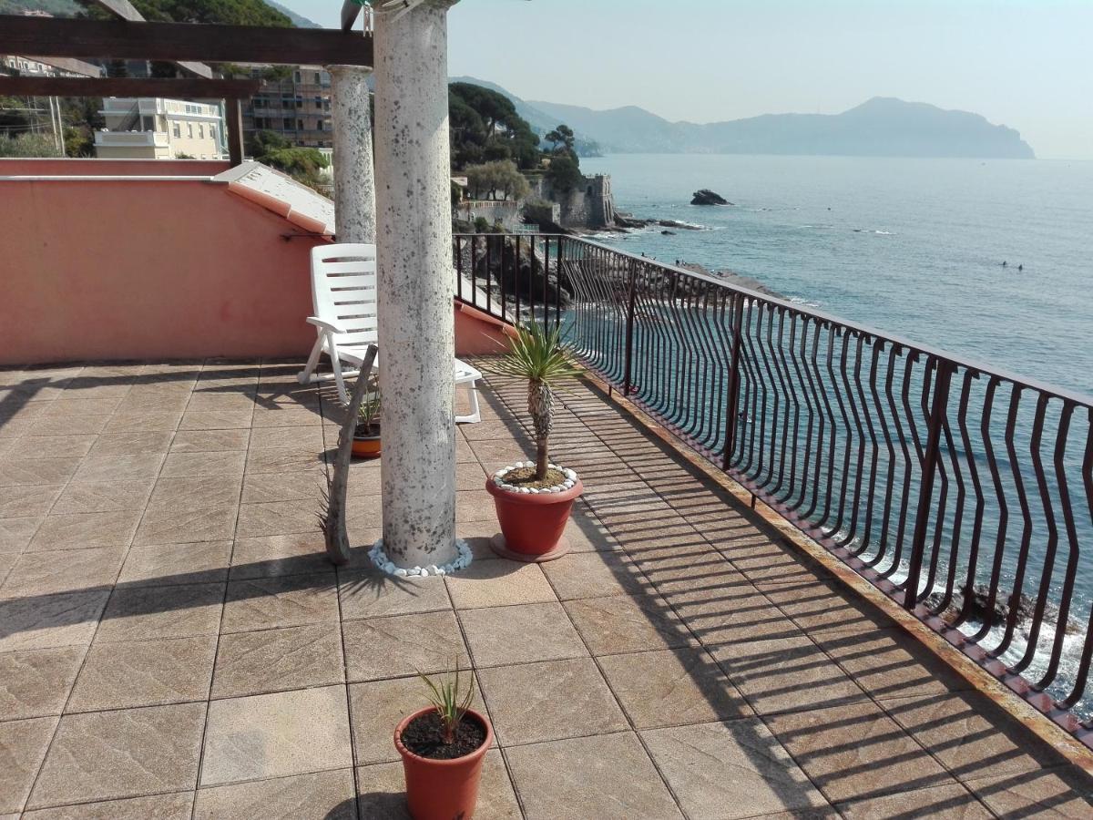 Ferienwohnung Un Tuffo In Mare Genua Exterior foto