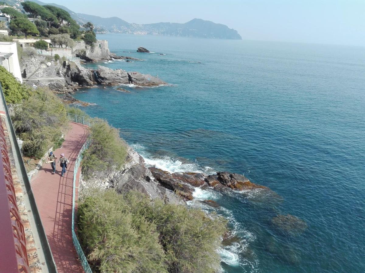 Ferienwohnung Un Tuffo In Mare Genua Exterior foto