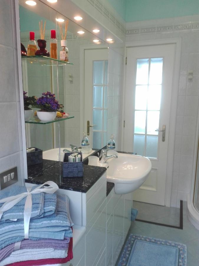 Ferienwohnung Un Tuffo In Mare Genua Exterior foto